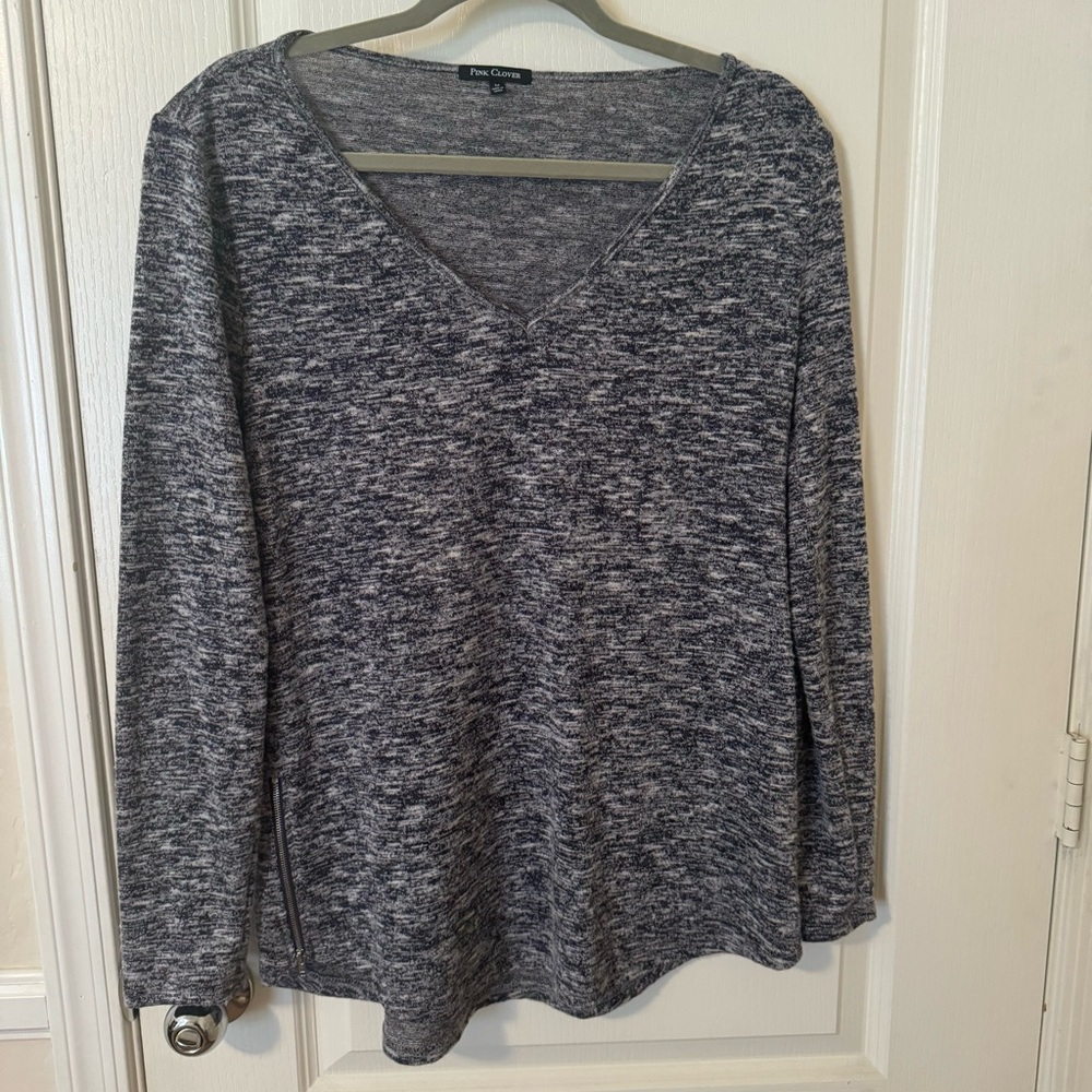 Pink Clover Lightweight Sweater